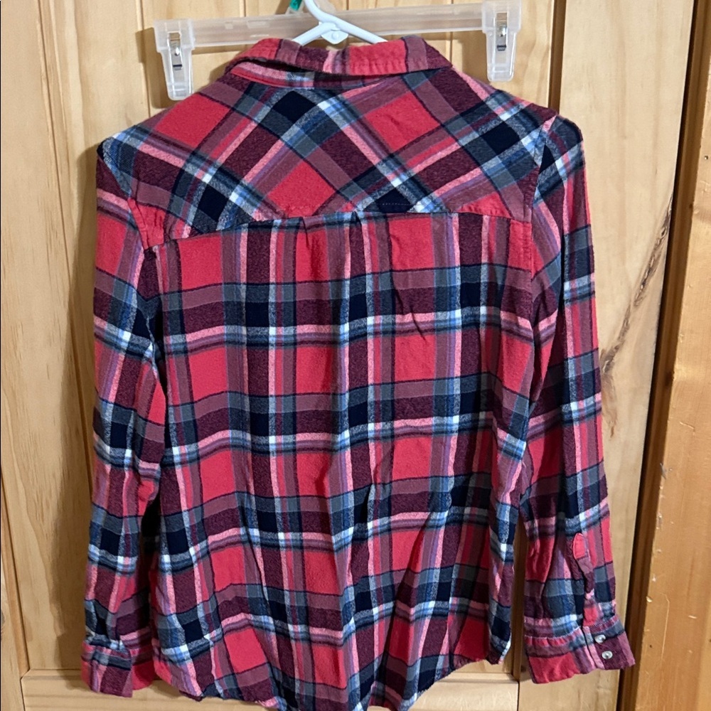 Arizona Boyfriend Fit. Woman’s Jean Company Red and Blue Plaid Button Down Shirt - Picture 3 of 4
